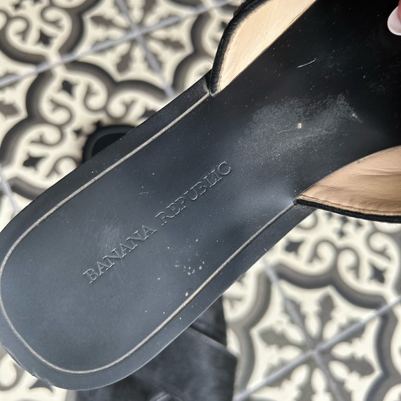 Banana Republic Criss Cross Sandals - Picture 6 of 9